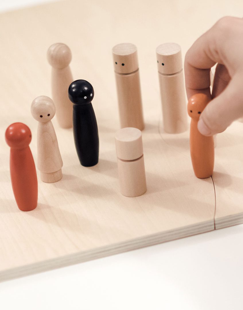 Mitte Mensch - Zentrum für Systemische Therapie - Psychotherapie 1020 Wien - Systembrett - Familienbrett - Aufstellungen